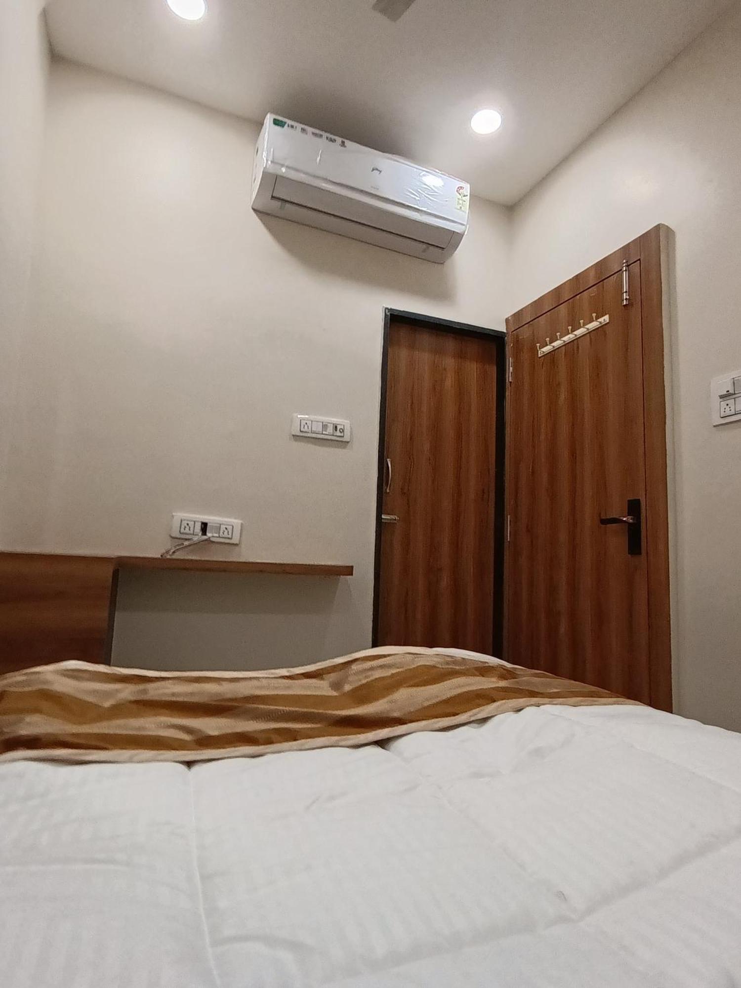 Shree Shyamraj Hotel Ujjain Exterior photo