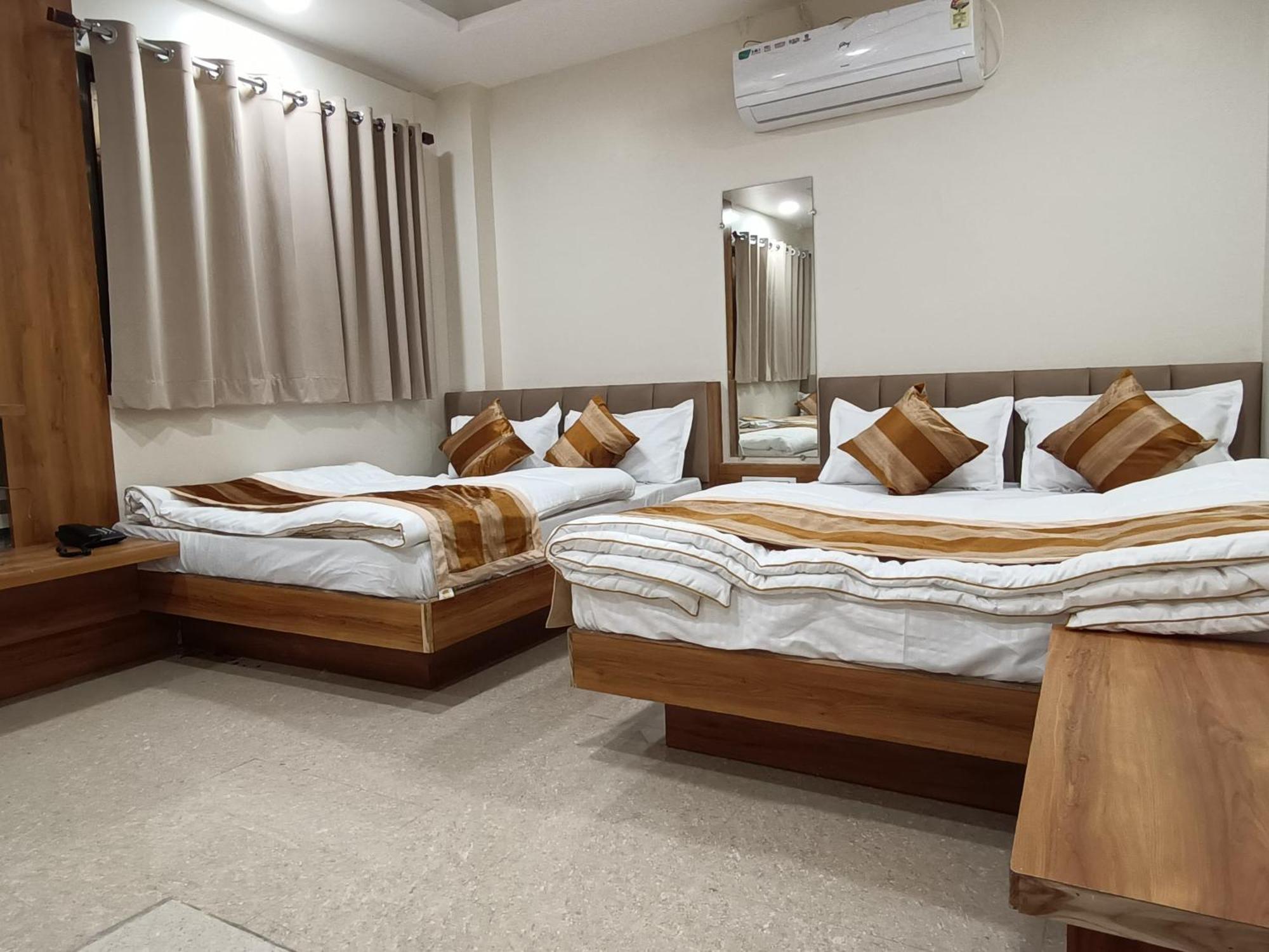 Shree Shyamraj Hotel Ujjain Exterior photo